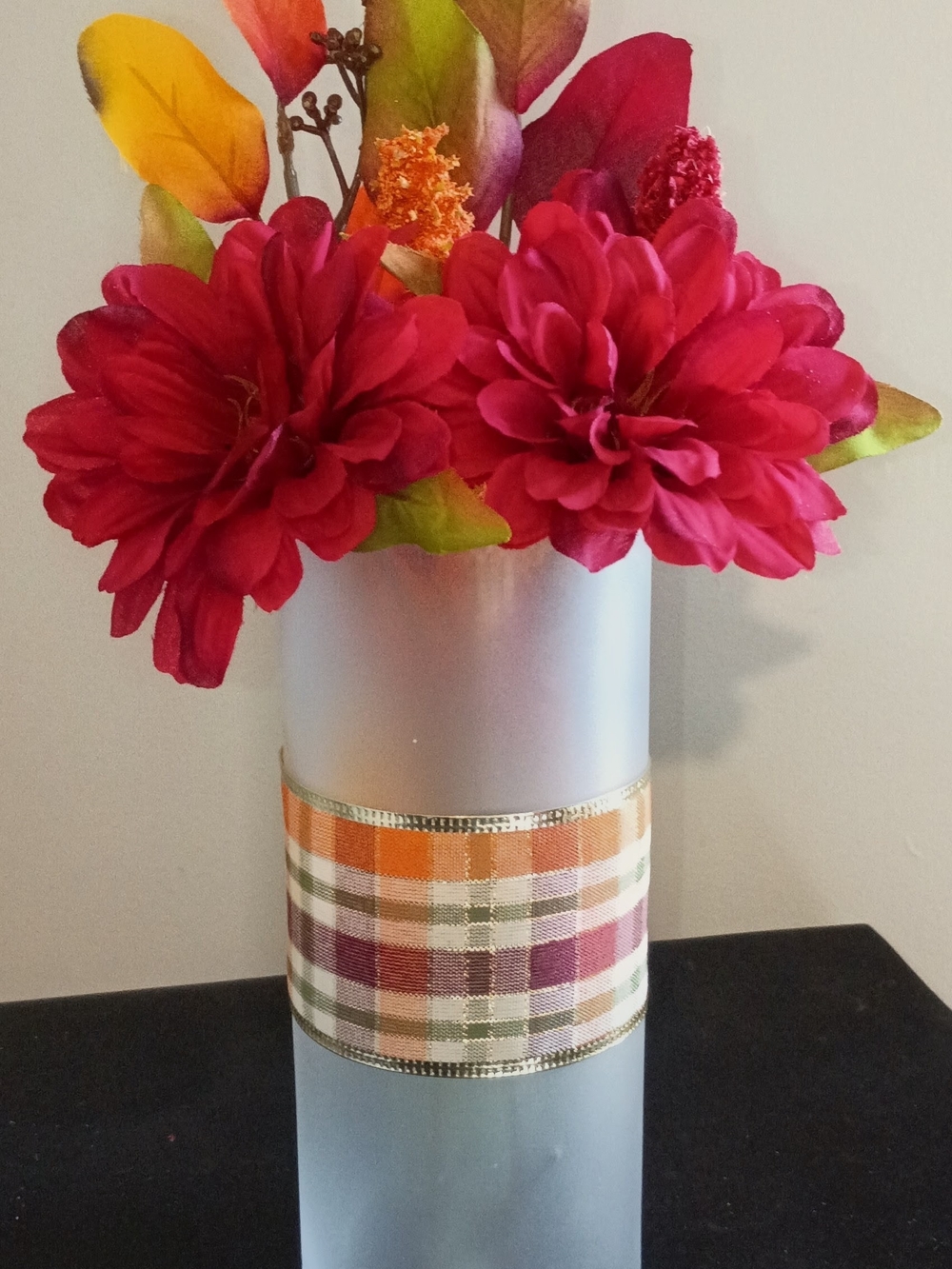 Elegant Maroon Floral Arrangement in Frosted Vase